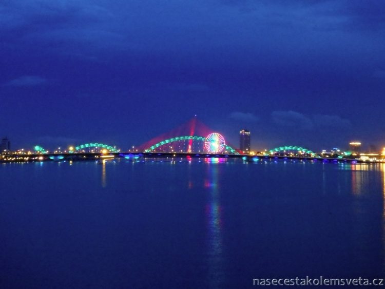 Da Nang at night